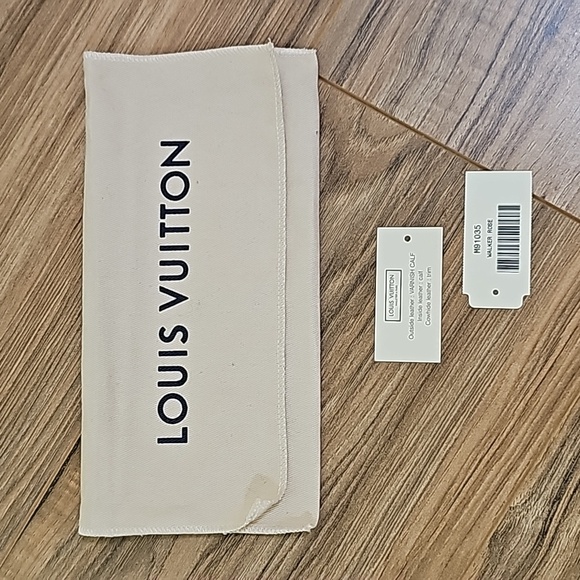 Louis Vuitton Monogram Vernis Walker Rose Wallet Bag - Picture 16 of 17